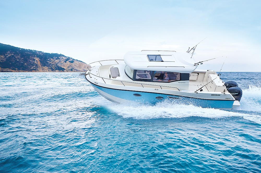 Captur 905 Pilothouse - Mercury Sport