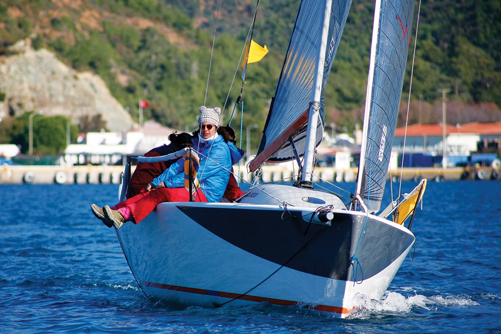 Yarışların ilk gününde Marmaris’i ısıtan güneş ikinci gün yerini bulutlu ve yağışlı bir havaya bıraktı.