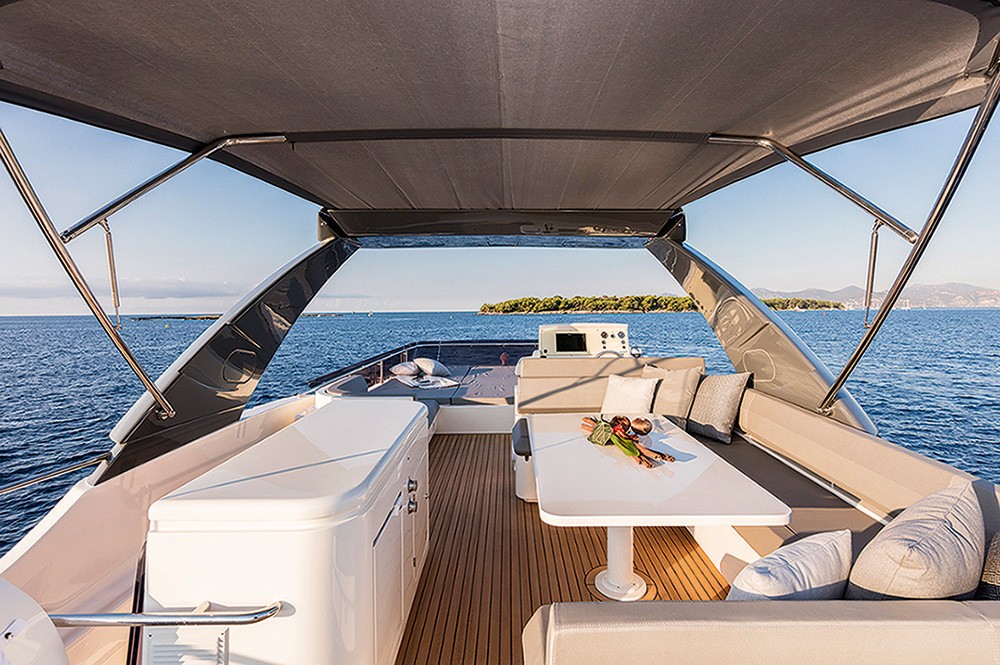 Ferretti 700 - Flybridge