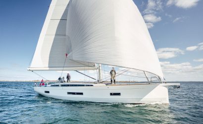 X-Yachts Cannes çıkartması