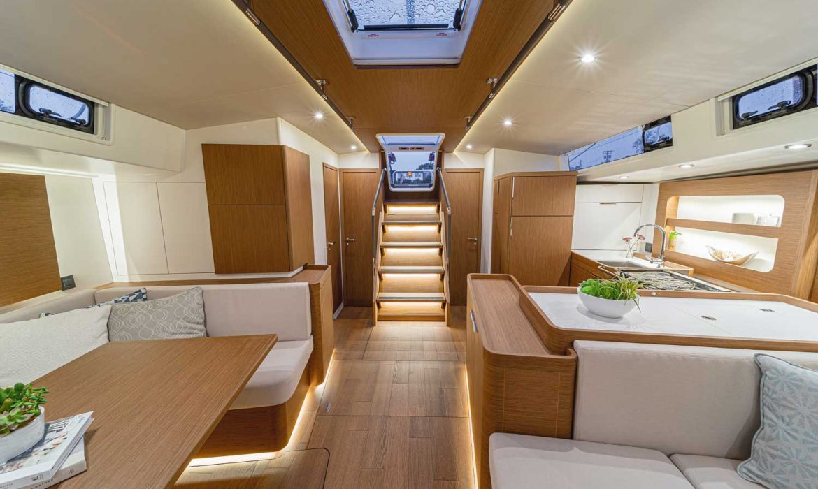 Oceanis Yacht 54 - Salon