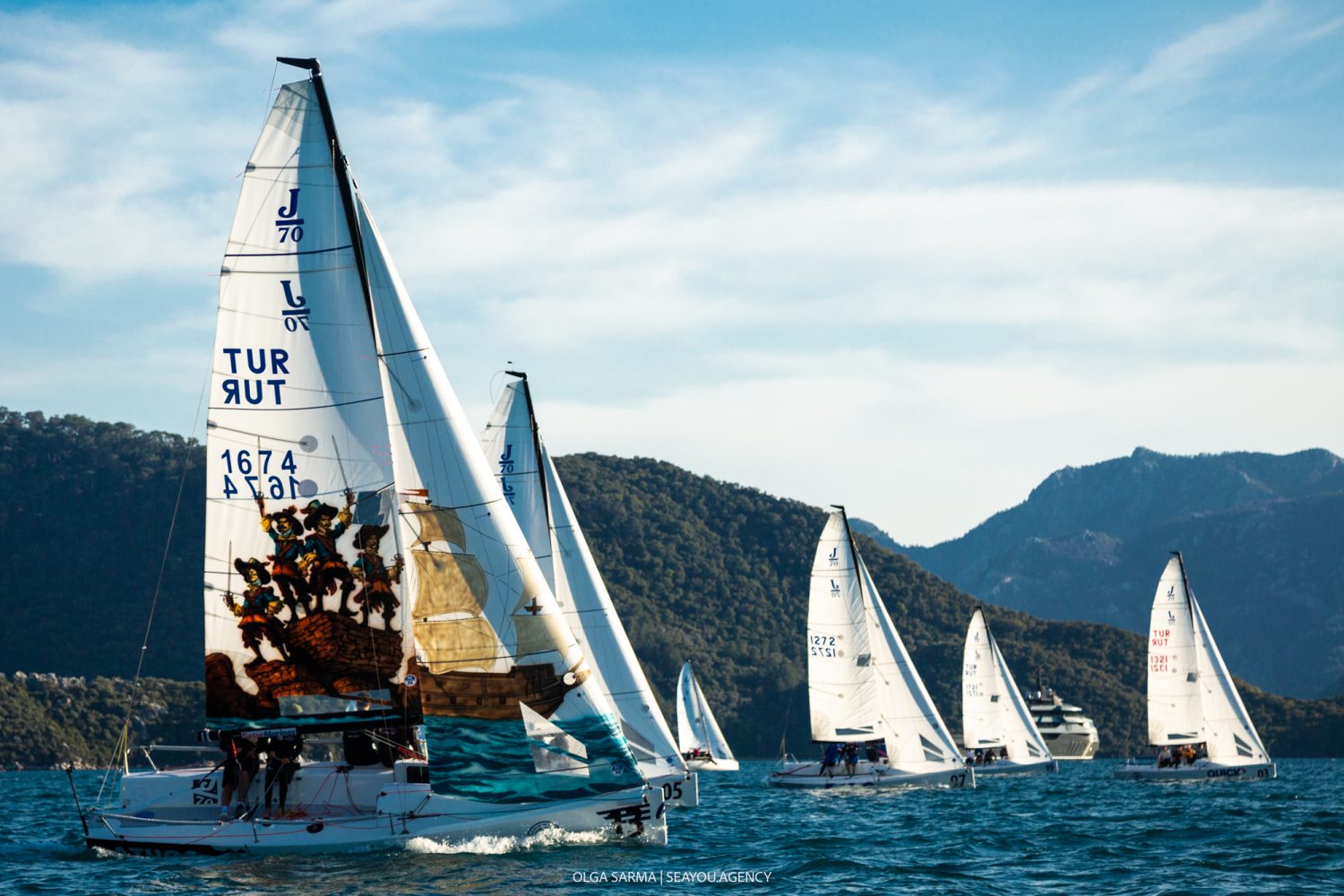 Regattanın üçüncü günü J/70 sınıfı tekneler match race için yine parkurda olacak.