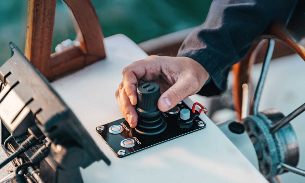 BlueNav 3D Joystick ile sezgisel tekne kontrolünde yeni dönem