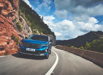 Modern ve Dinamik: Yeni Renault Austral