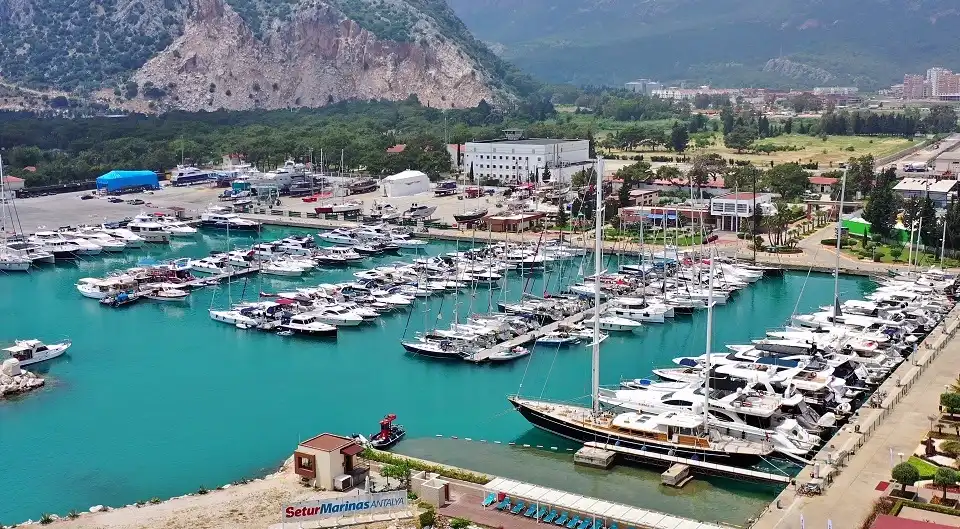 TÜRÇEV’den Setur Marinaları Mavi Bayrak Ödülü