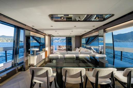 Ferretti 800
