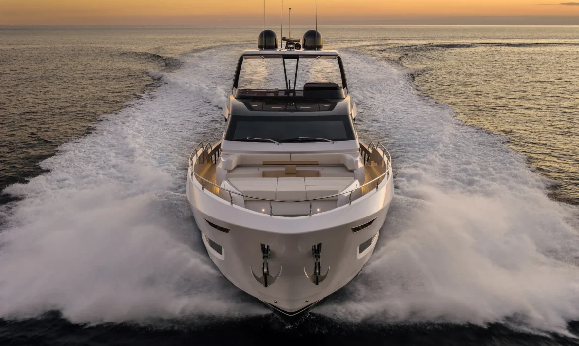 Ferretti 800