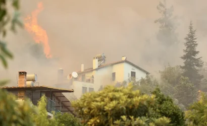 Göcek’te orman yangını: 200 hektar alan etkilendi