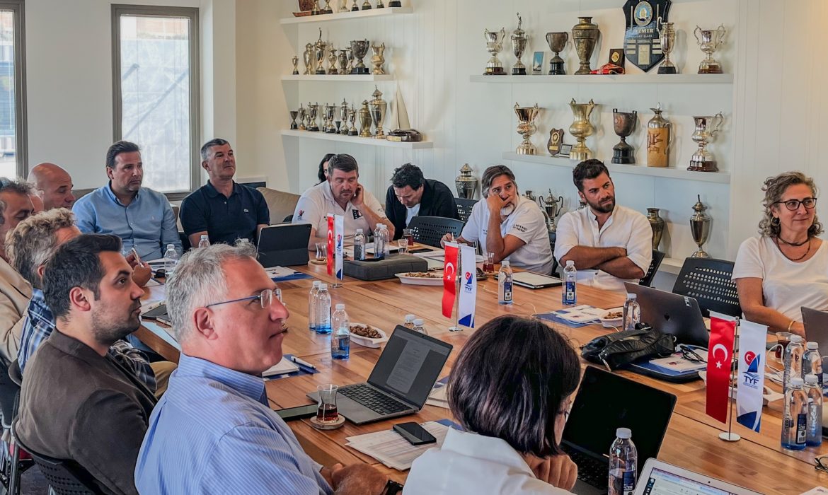 TYF Yat Sınıf Komitesi Urla’da toplandı: Gündemde Türkiye Yat Şampiyonası Var